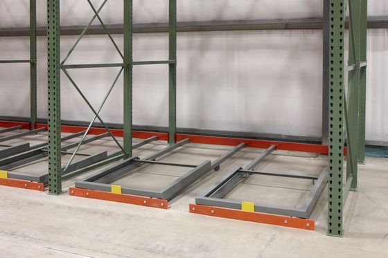 Gravity Movable Push Back Pallet Racking For Cold Warehouse Storage