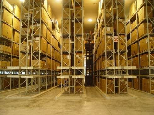Logistic Storage Very Narrow Aisle Racking with Beam Bracing